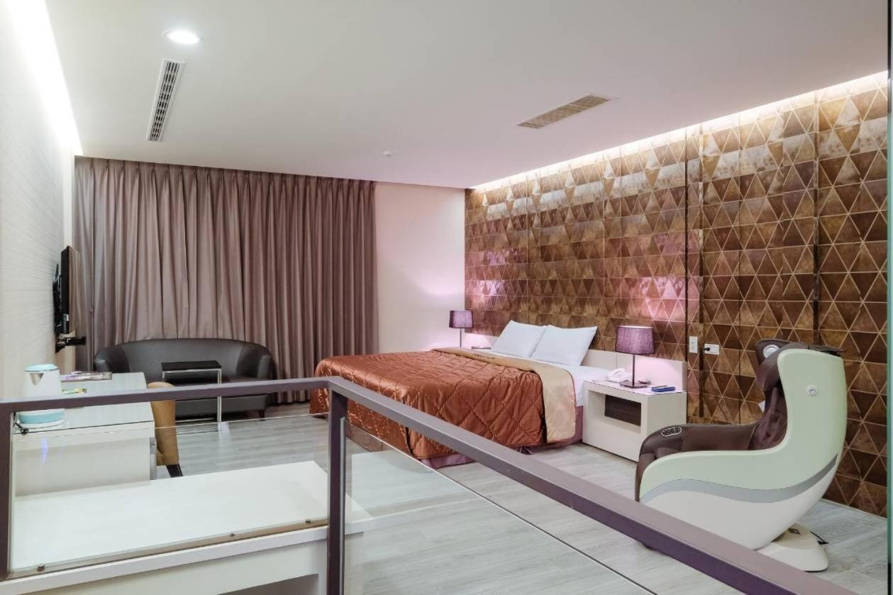 Foxdou Business Motel Tainan Eksteriør billede