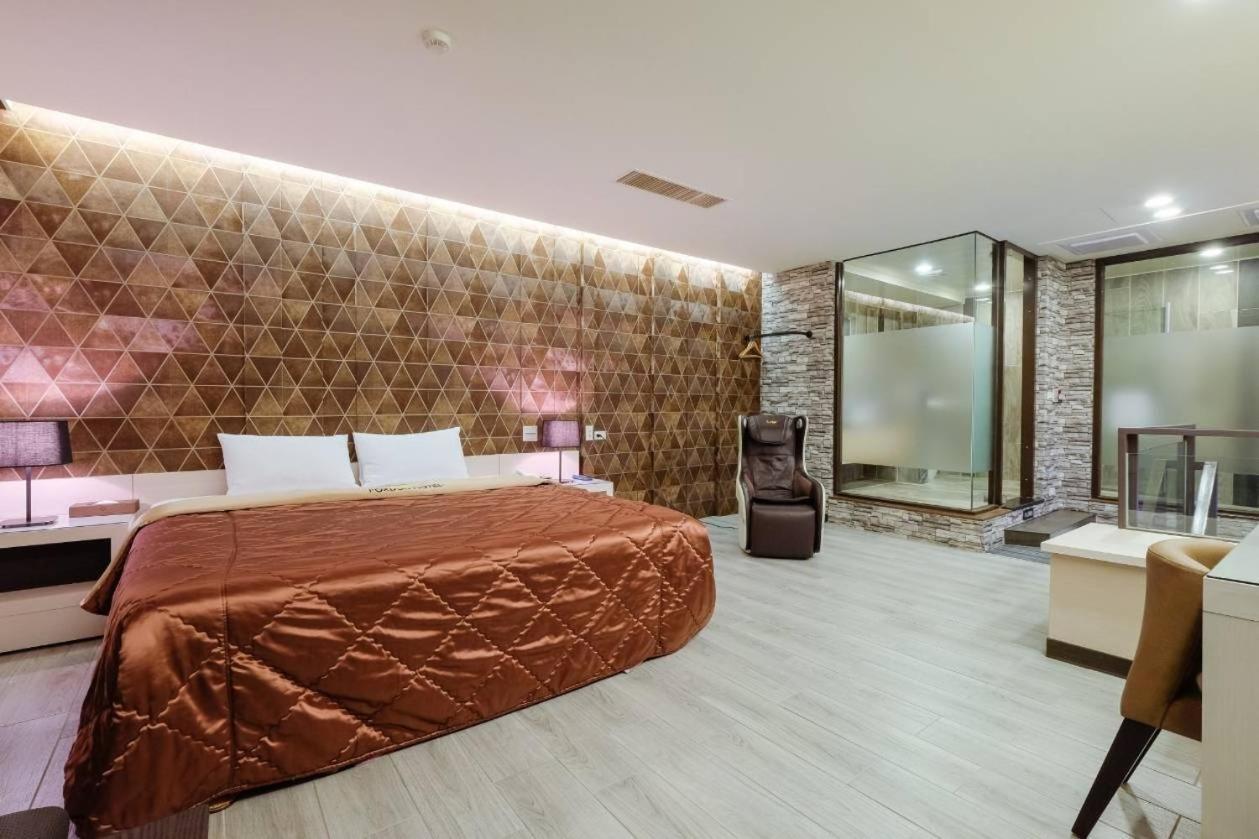 Foxdou Business Motel Tainan Eksteriør billede